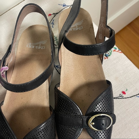 Dansko Sandals Black Buckle Size 38 - Picture 3 of 7
